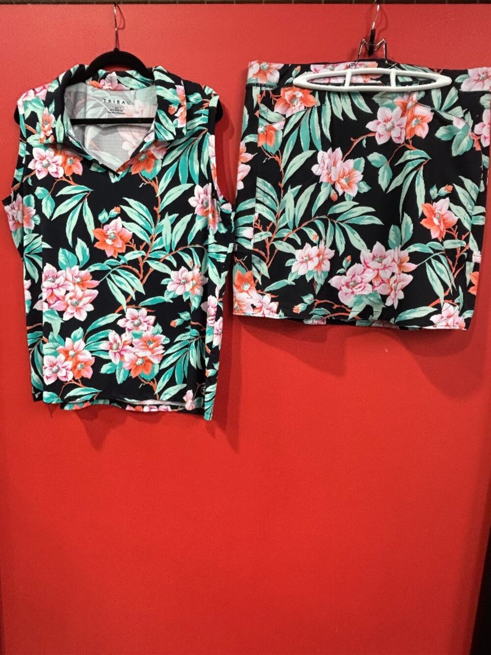 Tribal Ladies Golf Outfit